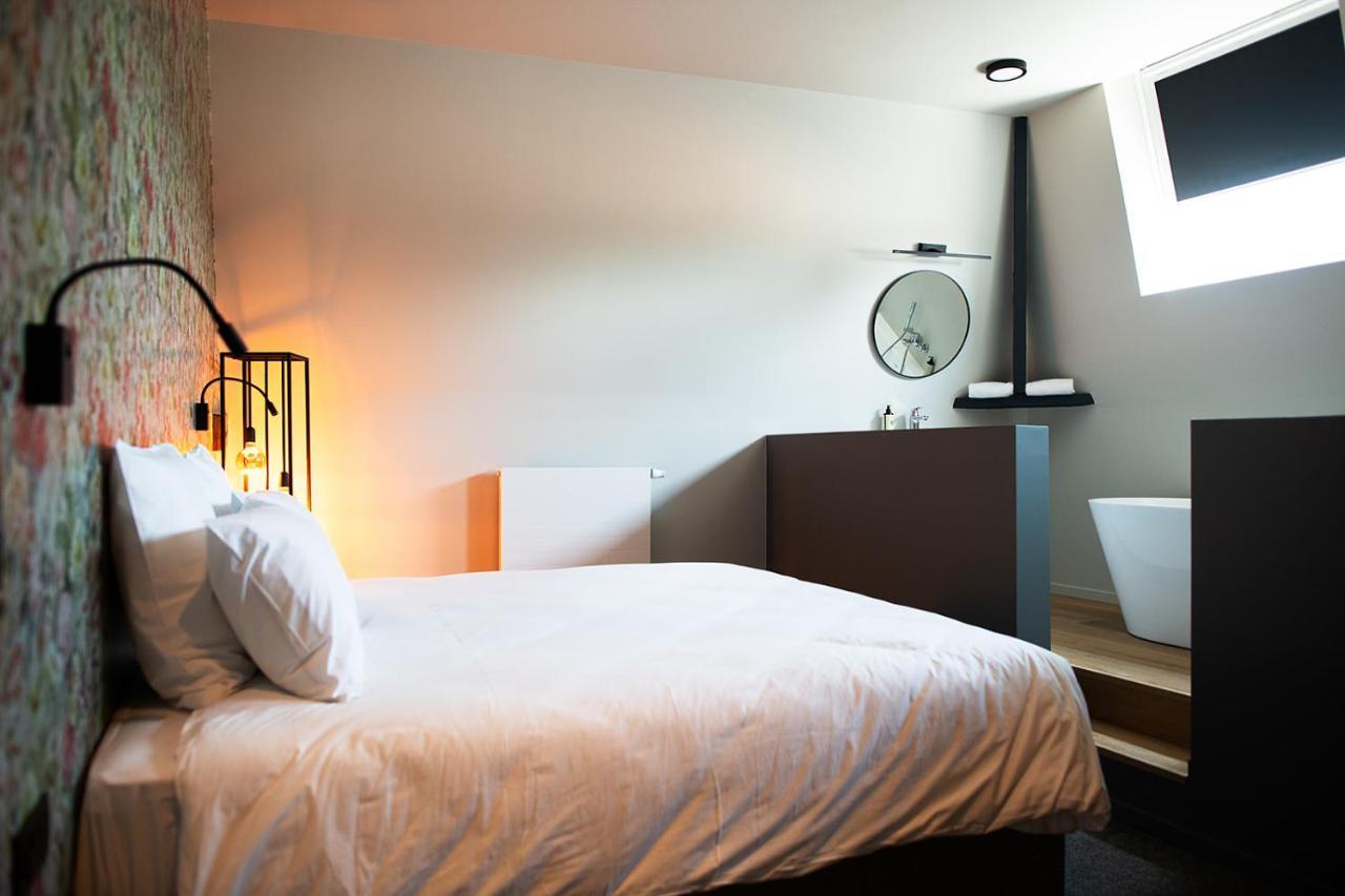 Hotel De La Poste Ellezelles エクステリア 写真